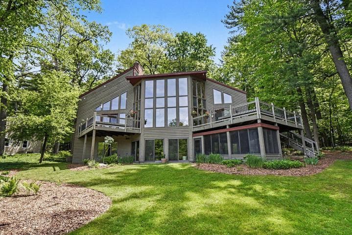 1843 Timber Trail Drive SE, Ada, MI 49301