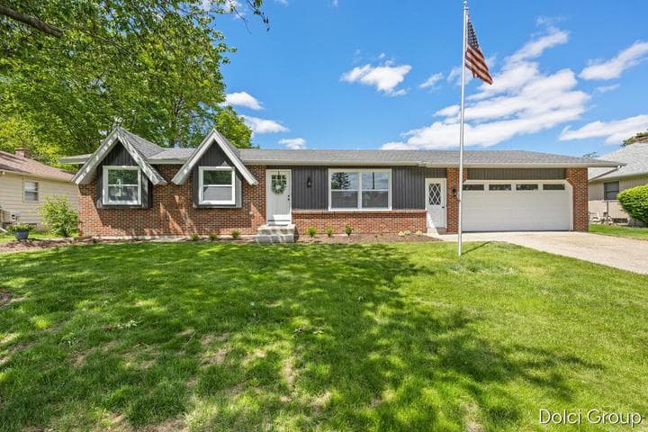 4161 Kings Row Court NW, Grand Rapids, MI 49534