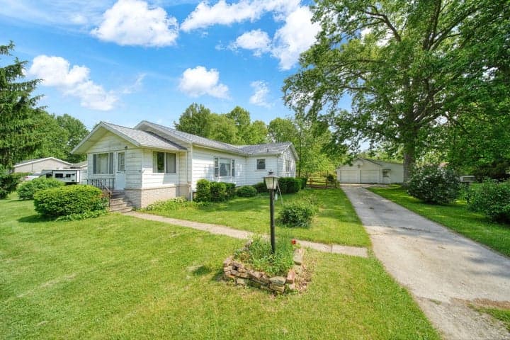 225 Center Court, Jackson, MI 49201