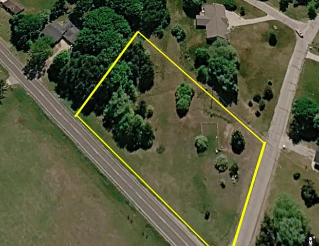 16053 McKinley Road, Big Rapids, MI 49307