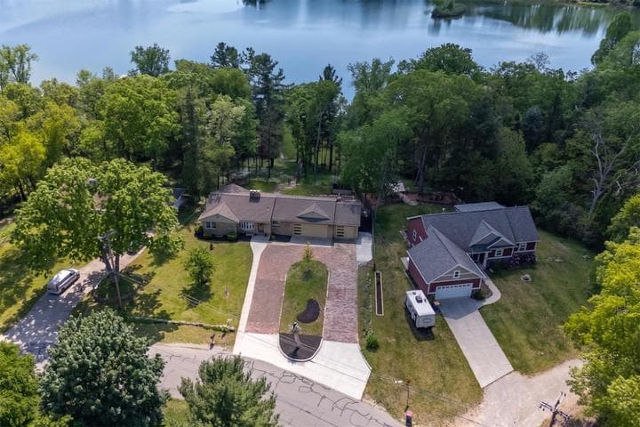 3311 Dorais Drive NE, Grand Rapids, MI 49525
