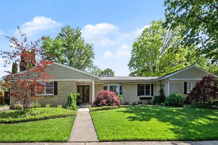 2601 Barfield Drive SE, Grand Rapids, MI 49546