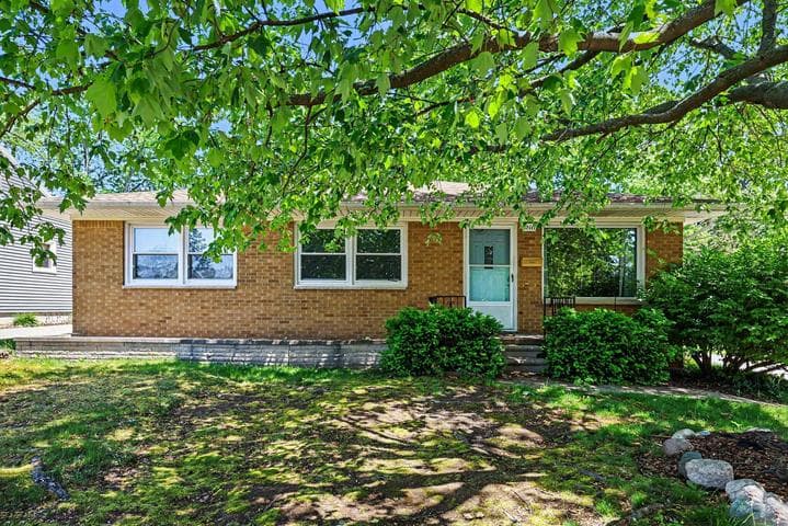 2117 Edwin Place, Lansing, MI 48911