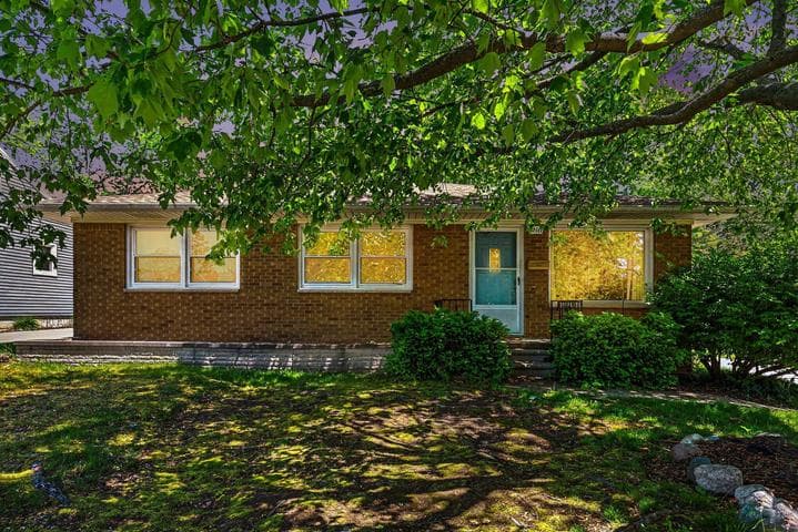 2117 Edwin Place, Lansing, MI 48911