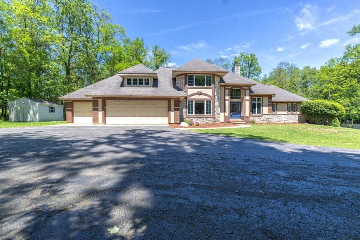1722 W Kilgore Road, Kalamazoo, MI 49008