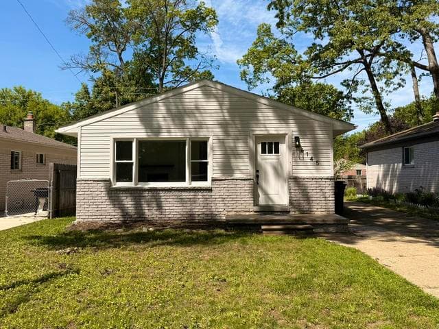 6145 N Dowling Avenue, Westland, MI 48185