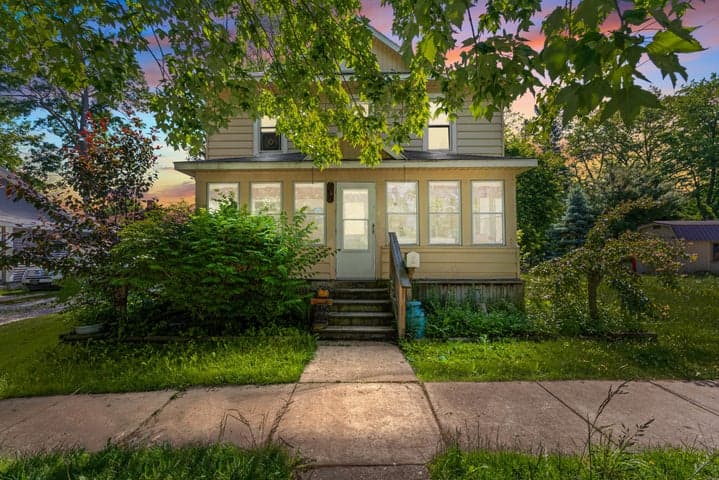 119 S Manning Street, Hillsdale, MI 49242