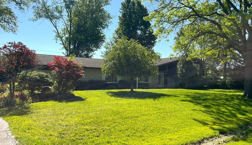 29360 Woodhaven Lane, Southfield, MI 48076