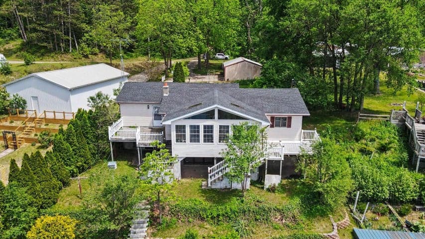 13703 Carefree Drive, Battle Creek, MI 49017