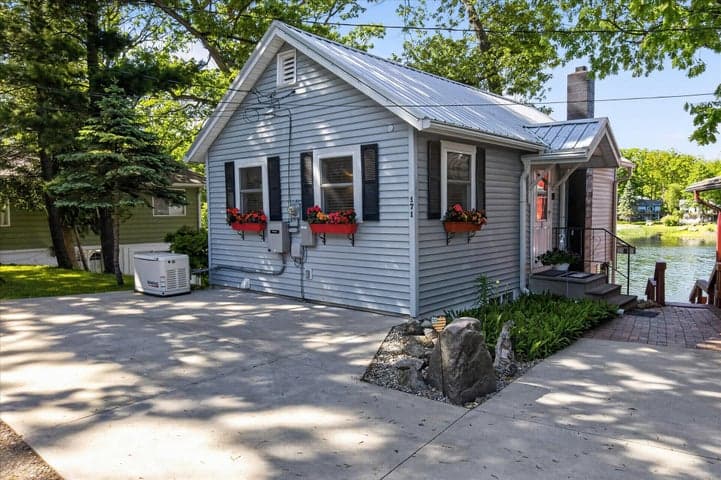 171 N Rock Lake Drive, Vestaburg, MI 48891