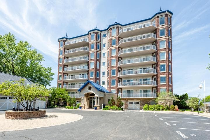 200 Lake Street 3B, St. Joseph, MI 49085