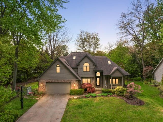 2110 Wooded Way, Stevensville, MI 49127