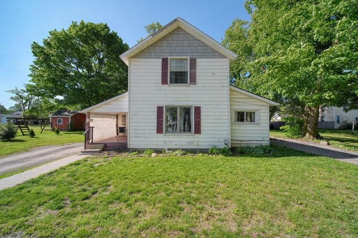 118 E Chestnut Street, Morenci, MI 49256
