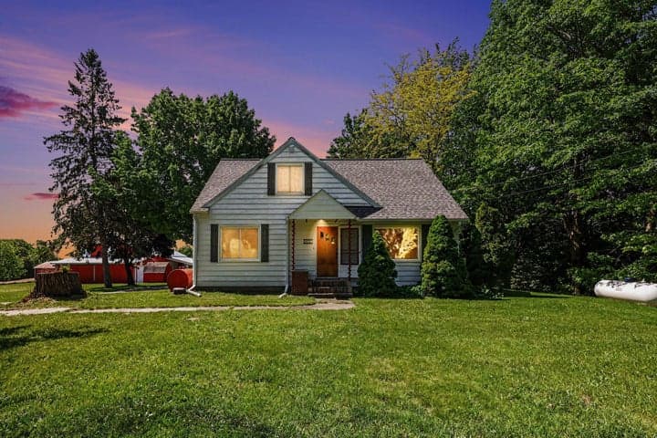 3477 W Garfield Road, New Era, MI 49446