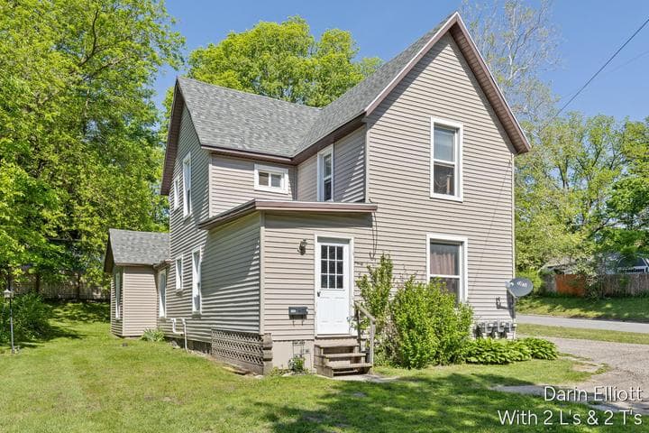 736 N Michigan Avenue, Hastings, MI 49058