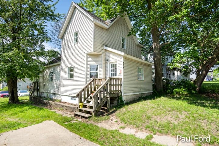 924 Hall Street SE, Grand Rapids, MI 49507