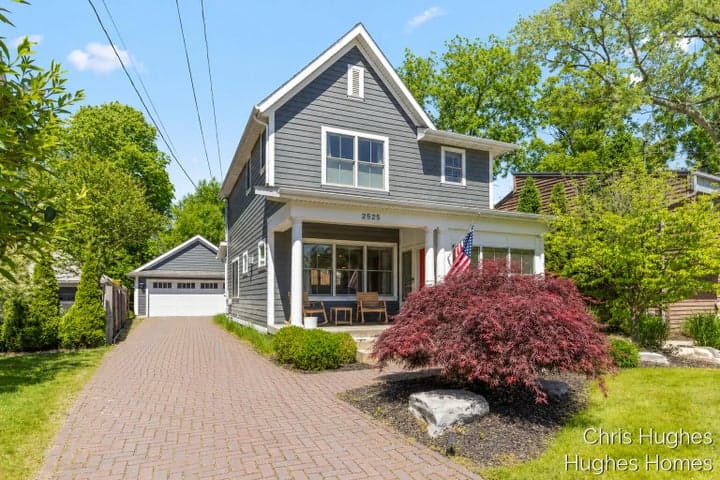 2525 Lake Drive SE, East Grand Rapids, MI 49506