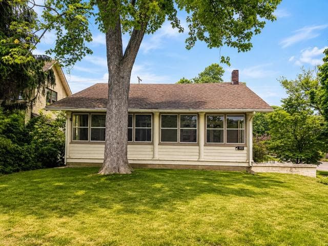 922 E Michigan Avenue, East Lansing, MI 48823