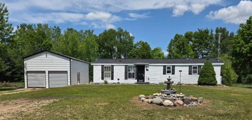 475 Tyler Road, Wayland, MI 49348