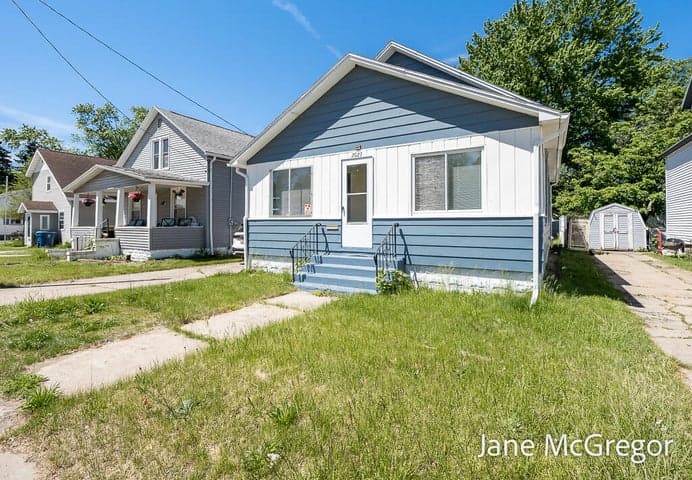 2023 Henry Street, Muskegon, MI 49441