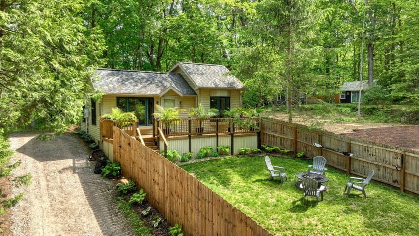 2114 Timber Lane, Brooklyn, MI 49230