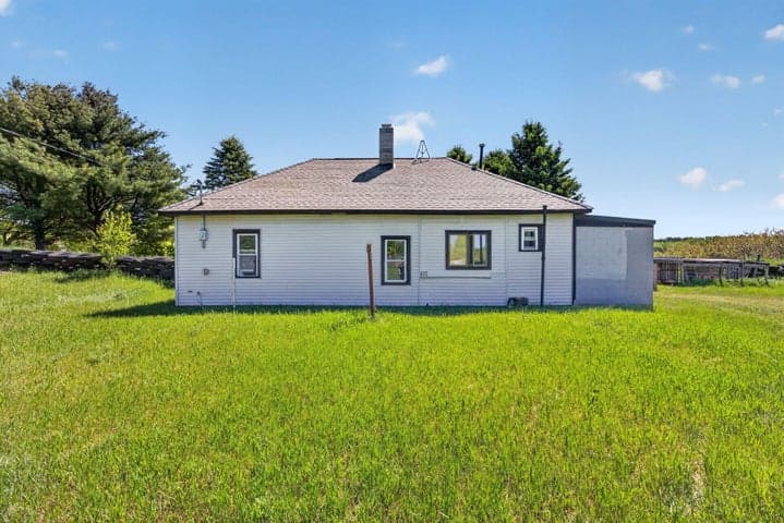 7031 N Raymond Road, Tustin, MI 49688