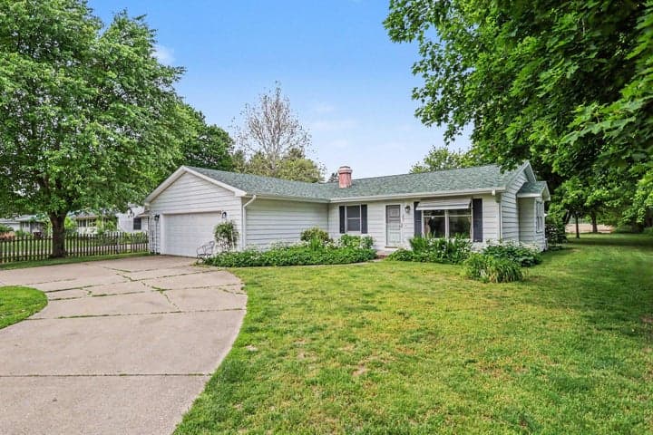 13991 15 Mile Road, Marshall, MI 49068