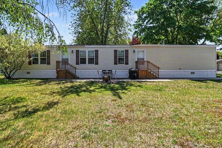 2860 Trepanier Drive, Ludington, MI 49431