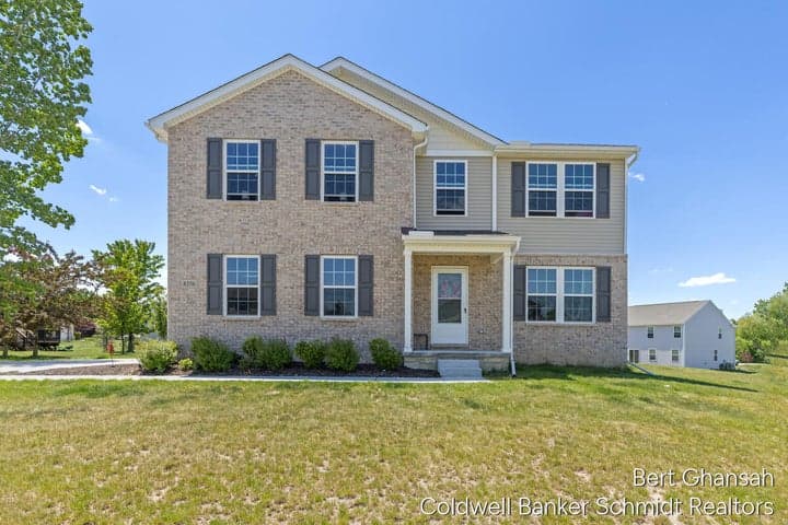 8376 N Oaks Court, Grand Blanc, MI 48439