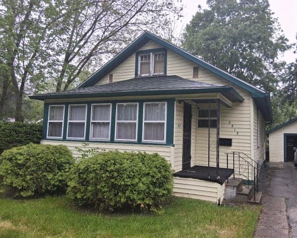 2313 Glenwood Avenue, Saginaw, MI 48601