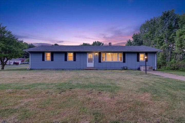974 Emerson Avenue, Benton Harbor, MI 49022