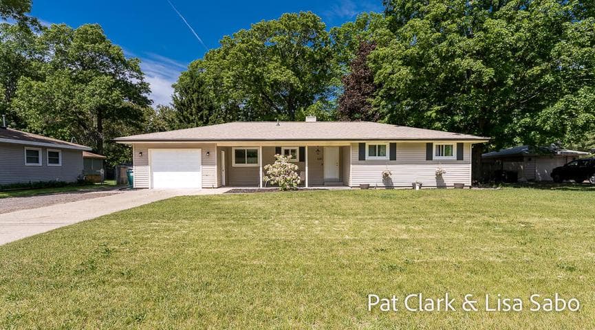 1297 Joslyn Road, Muskegon, MI 49445