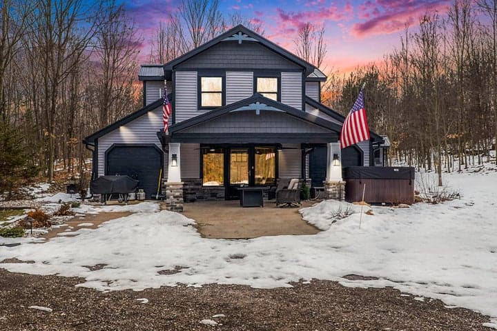 8851 E 8 Mile Road, Luther, MI 49656