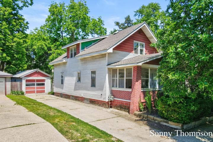53 Baylis Street SW, Grand Rapids, MI 49507