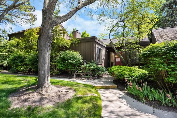 15 Haverhill Court, Ann Arbor, MI 48105