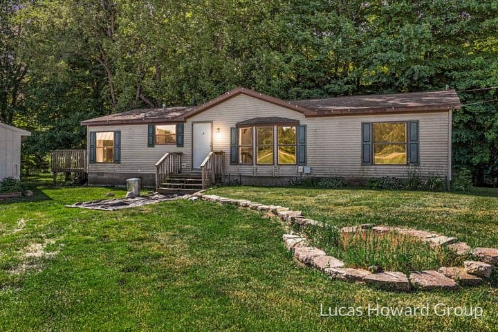 6088 W 1 Mile Road, Hesperia, MI 49421