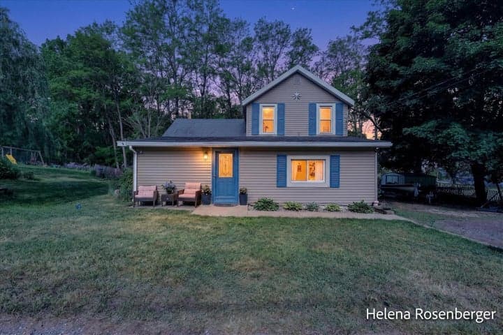 323 N Mills Street, Greenville, MI 48838