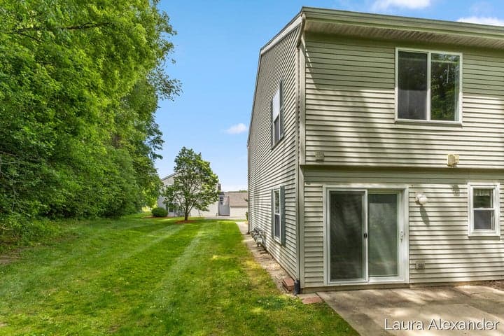 8507 Courtland Drive NE 4, Rockford, MI 49341