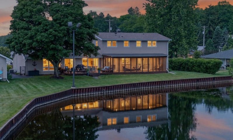 5775 Browns Lake Road, Jackson, MI 49203