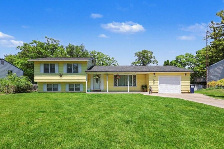 1852 Castle Avenue, Muskegon, MI 49441