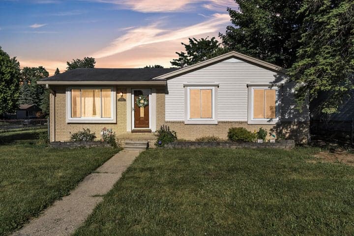 1243 Springer Street, Westland, MI 48186