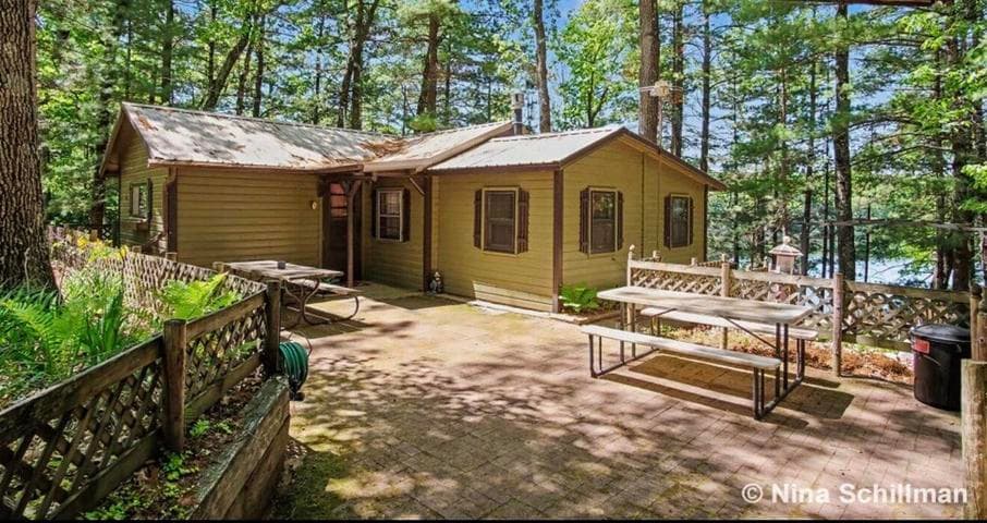 4701 S Spruce Avenue, White Cloud, MI 49349