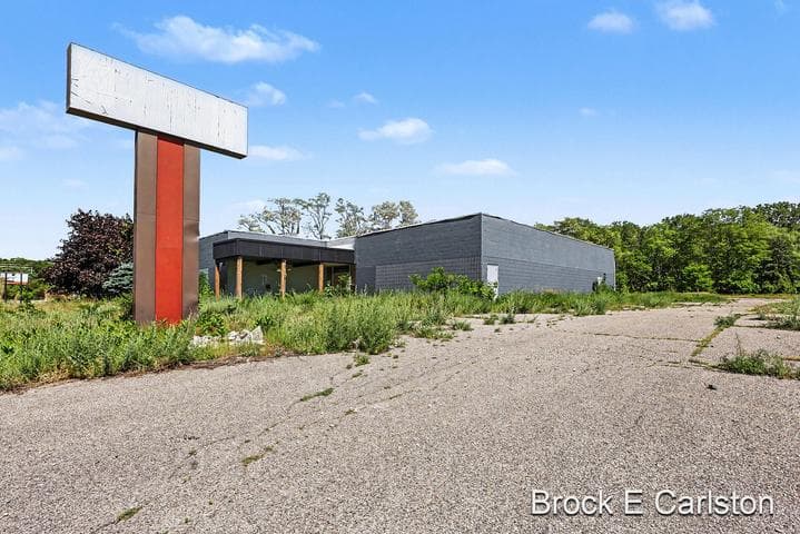 100 S Seaway Drive, Muskegon, MI 49444