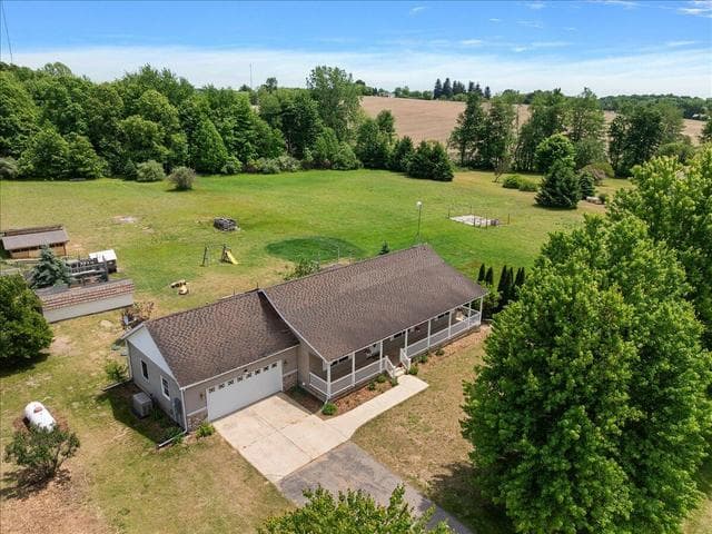 2171 Walking Horse Lane, Allegan, MI 49010