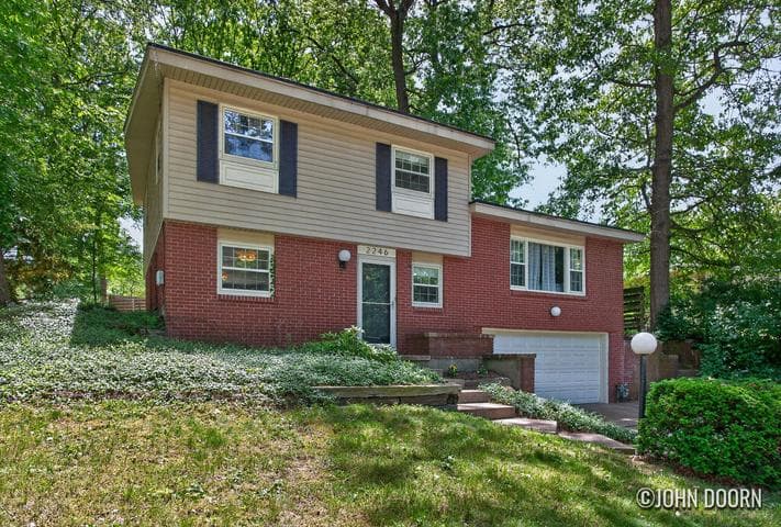 2246 Holliday Drive SW, Wyoming, MI 49519