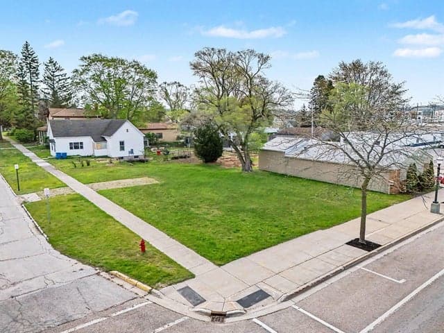 603 S James Street, Ludington, MI 49431