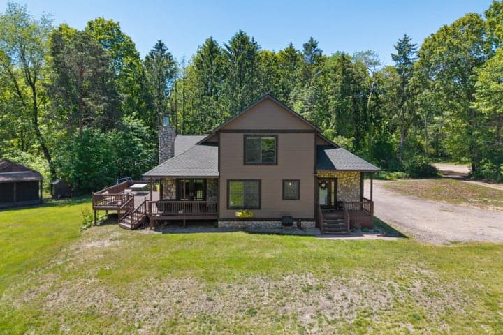 13324 Hickory Road, Fruitport, MI 49415