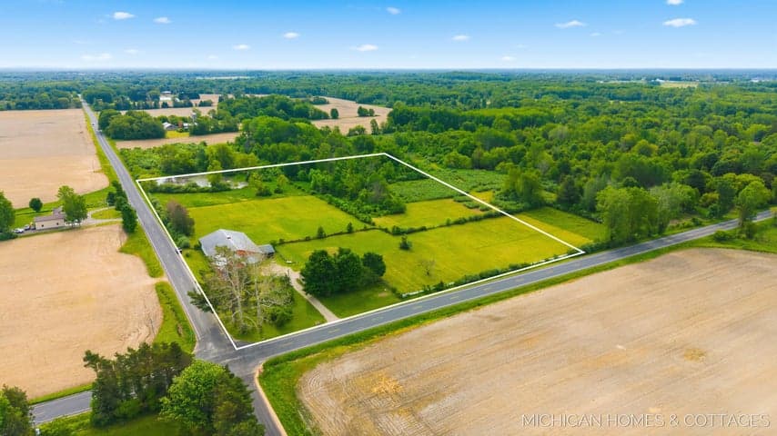 2695 62nd Street, Fennville, MI 49408