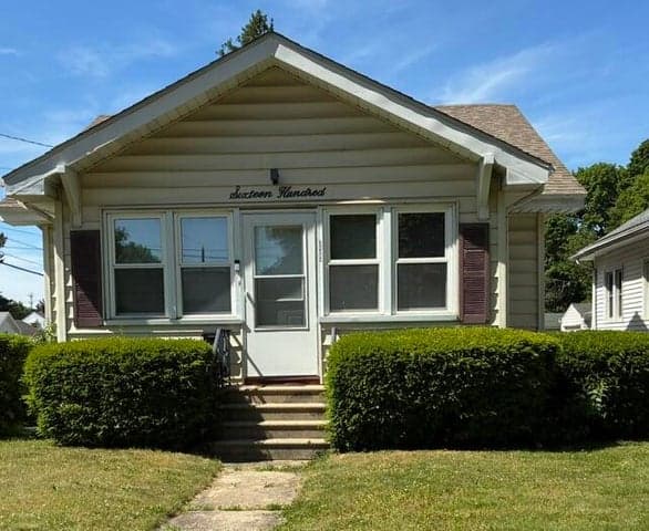 1600 Maguire Street, Jackson, MI 49202