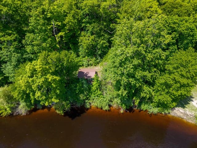 866 W 90th Street, Newaygo, MI 49337